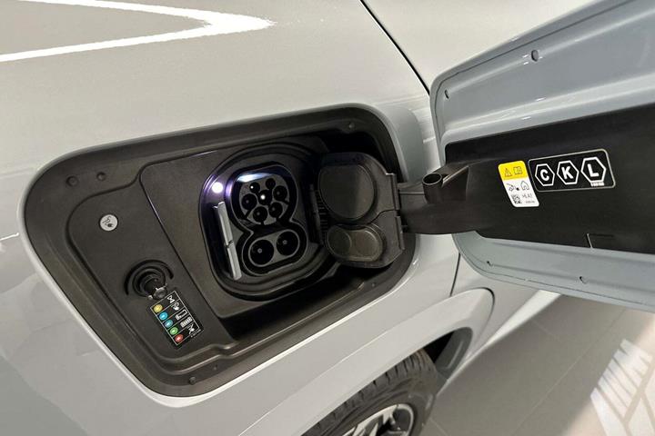 Grå BMW iX2 fra 2024