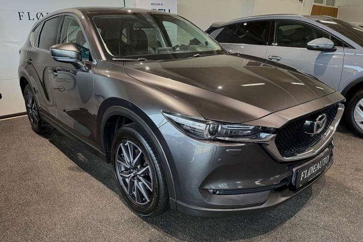 Grå Mazda CX-5 fra 2018 set udefra