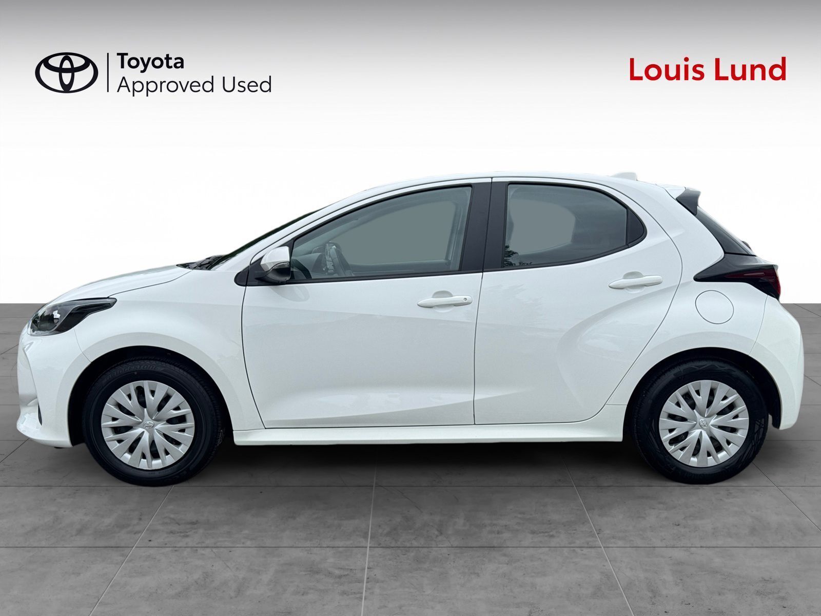 Hvid Toyota Yaris fra 2024