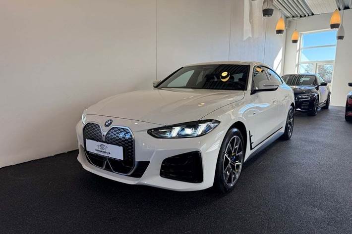Hvid BMW i4 fra 2025