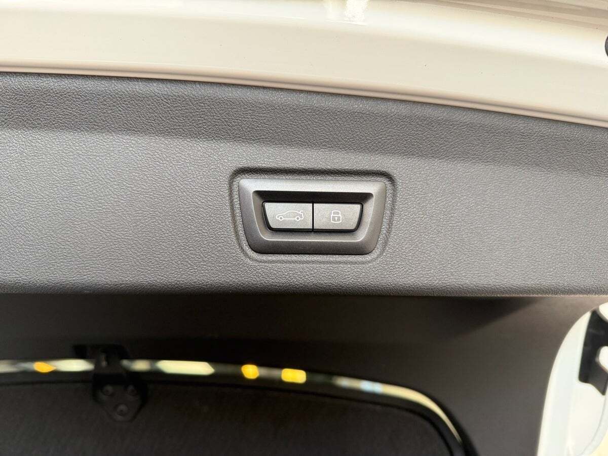 Hvid BMW i4 fra 2025