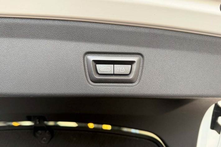 Hvid BMW i4 fra 2025