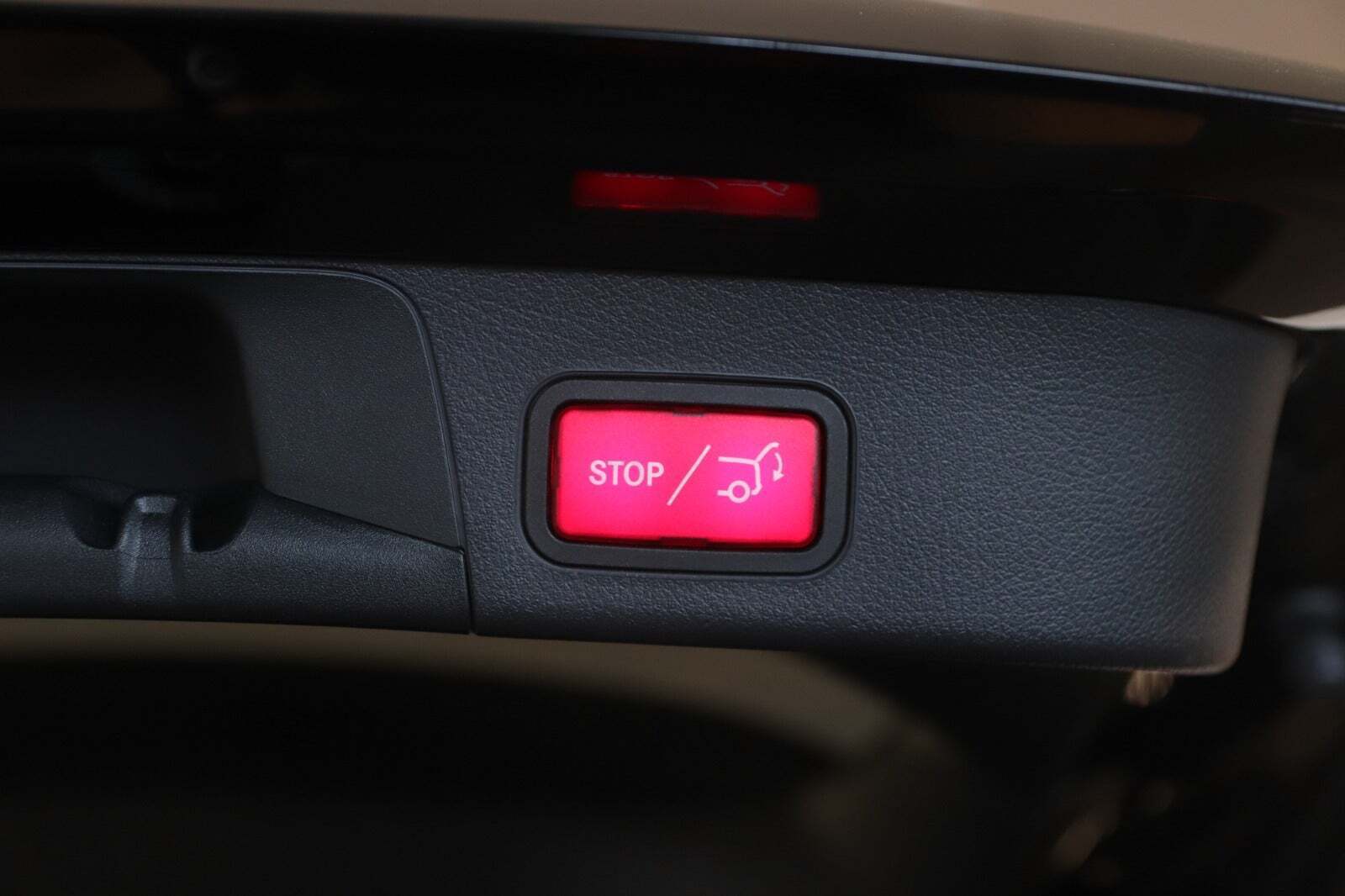 Sort Mercedes EQB300 fra 2024