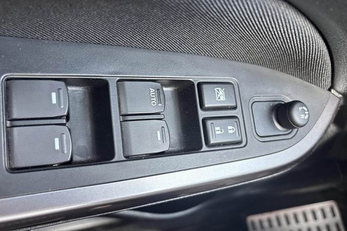 Grå Suzuki Vitara fra 2022