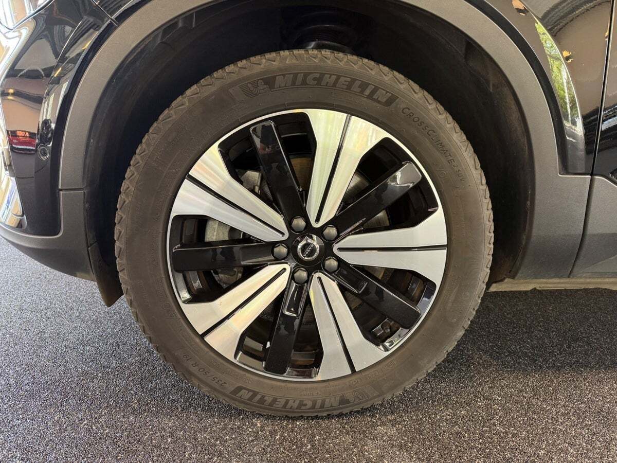 Sort Volvo XC40 fra 2023