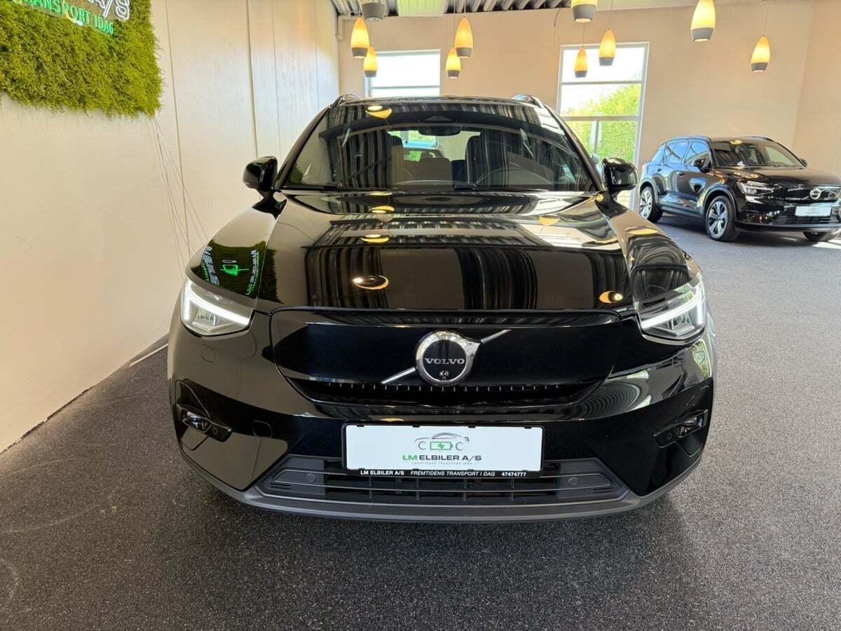 Sort Volvo XC40 fra 2023