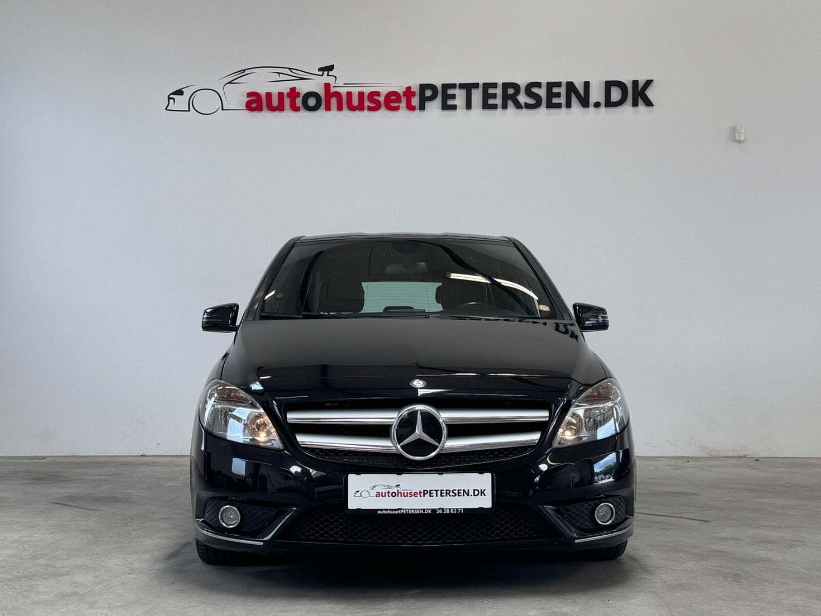 Sort Mercedes B180 fra 2013