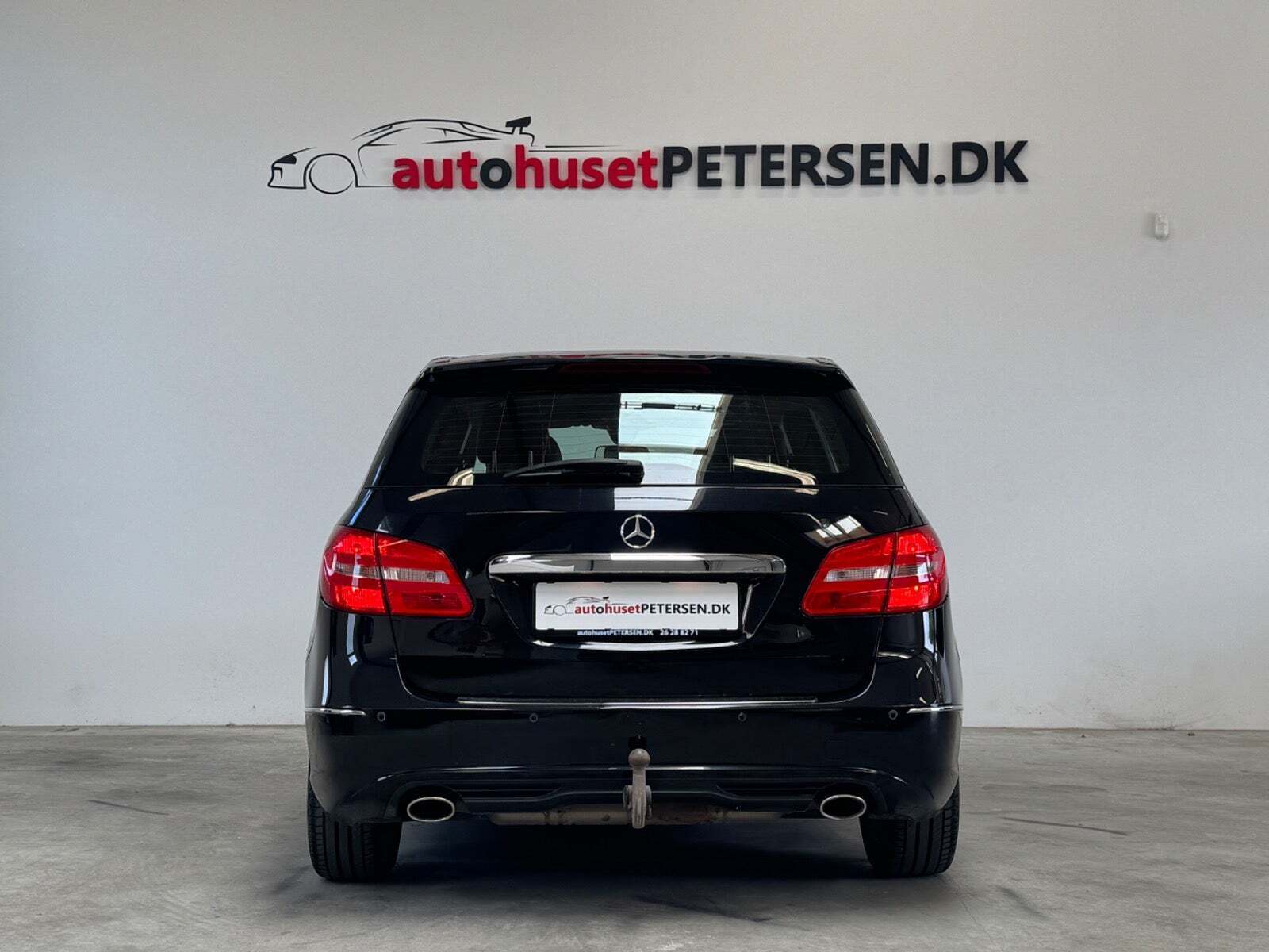 Sort Mercedes B180 fra 2013