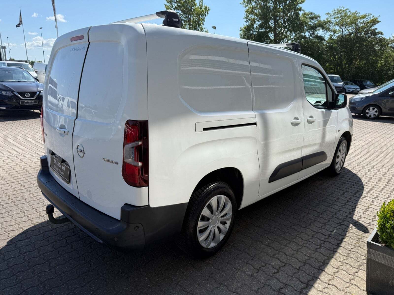 Hvid Opel Combo fra 2019