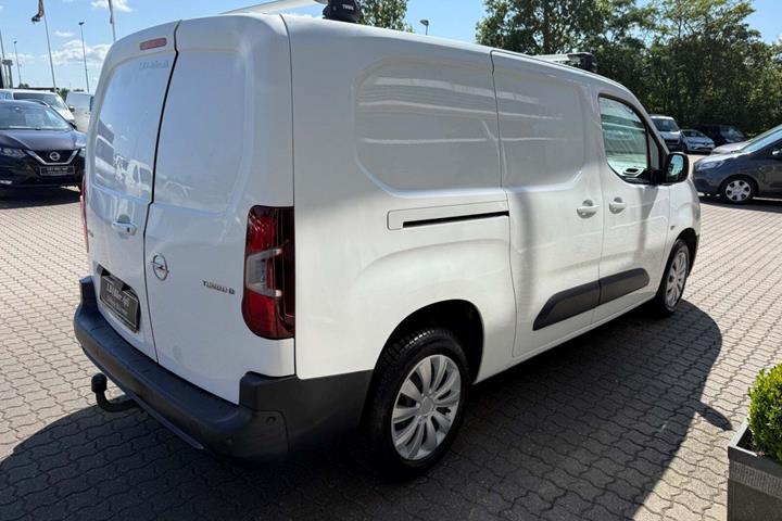 Hvid Opel Combo fra 2019