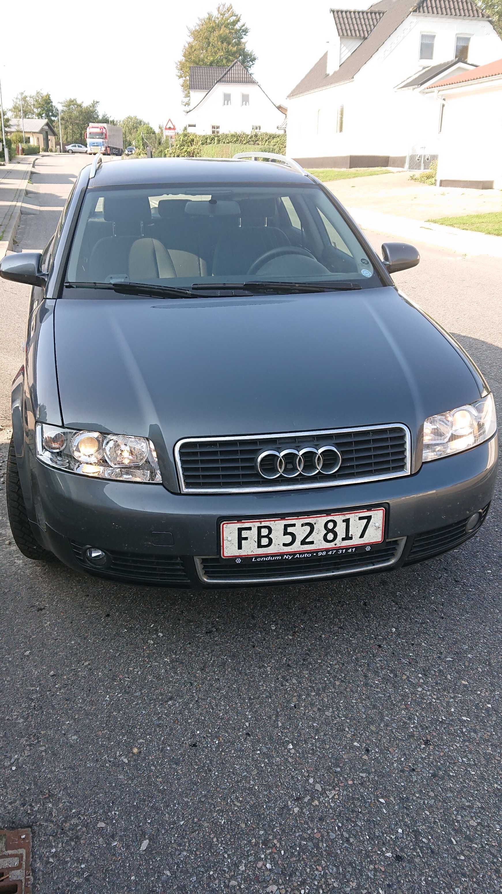 Grå Audi A4 fra 2002