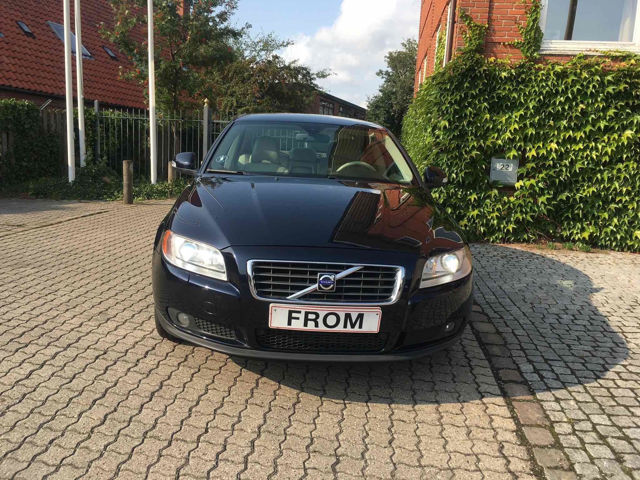 Blå Volvo S80 fra 2008