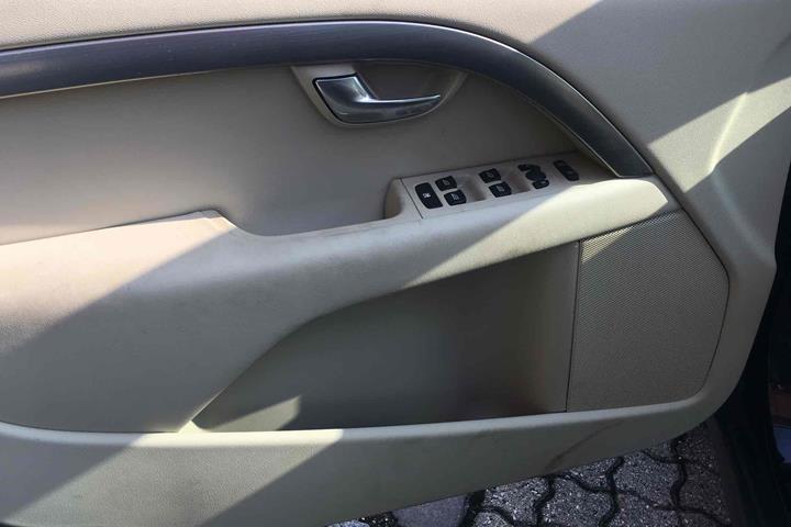 Blå Volvo S80 fra 2008