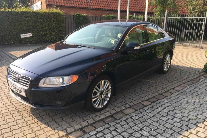 Blå Volvo S80 fra 2008