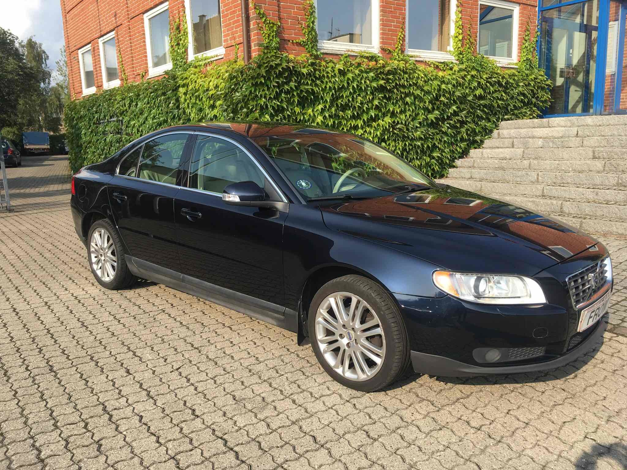 Blå Volvo S80 fra 2008