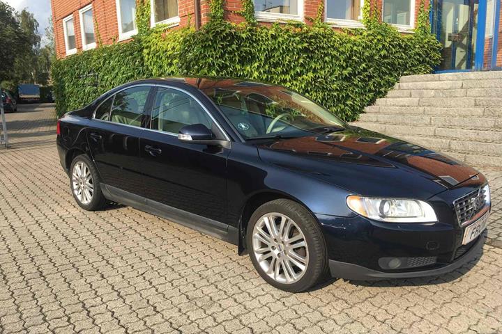 Blå Volvo S80 fra 2008