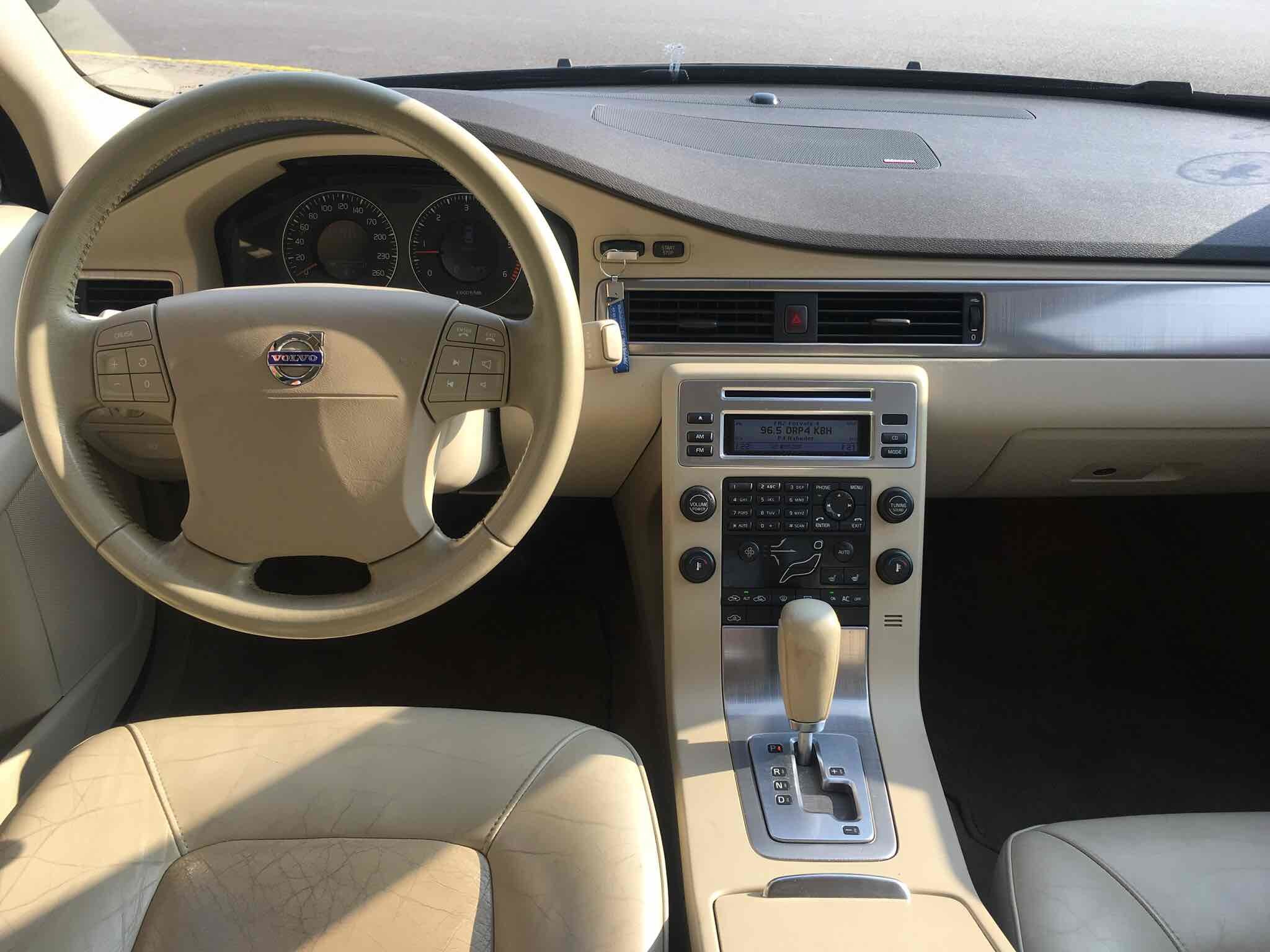 Blå Volvo S80 fra 2008