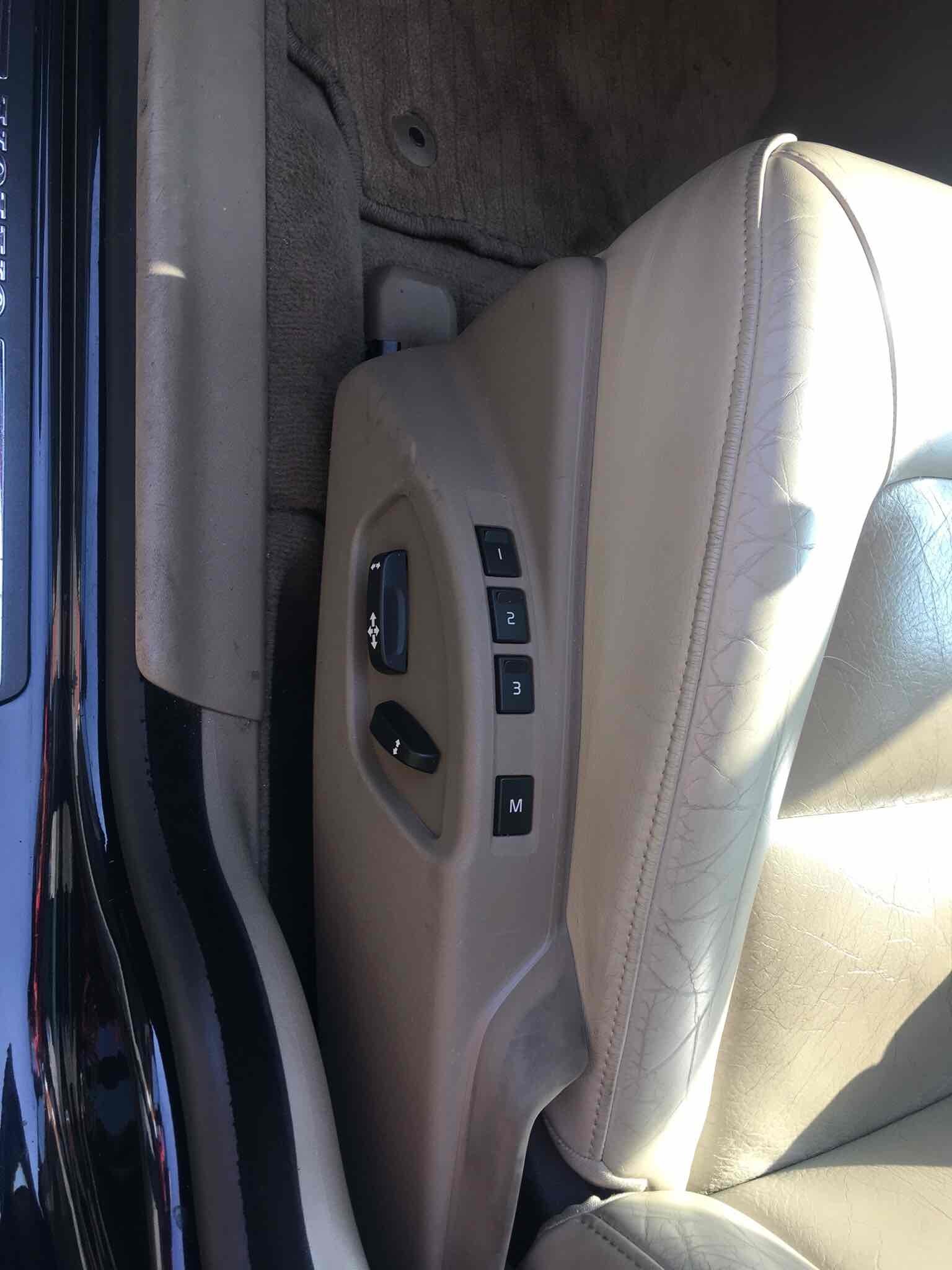 Blå Volvo S80 fra 2008