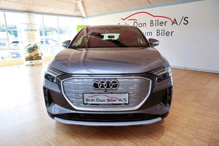 Grå Audi Q4 e-tron fra 2022