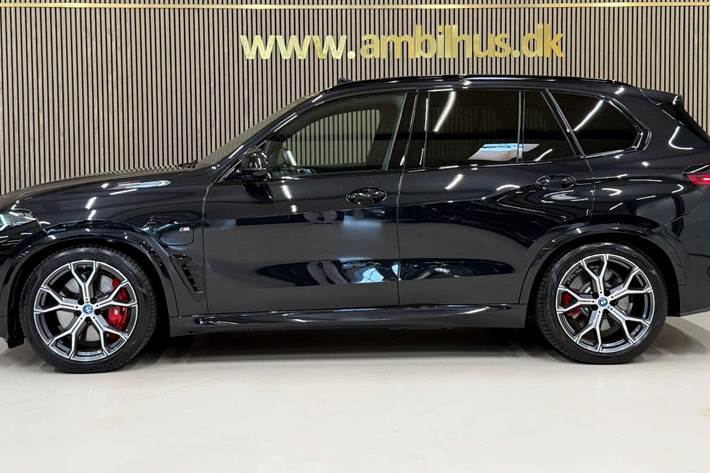 Sort BMW X5 fra 2025