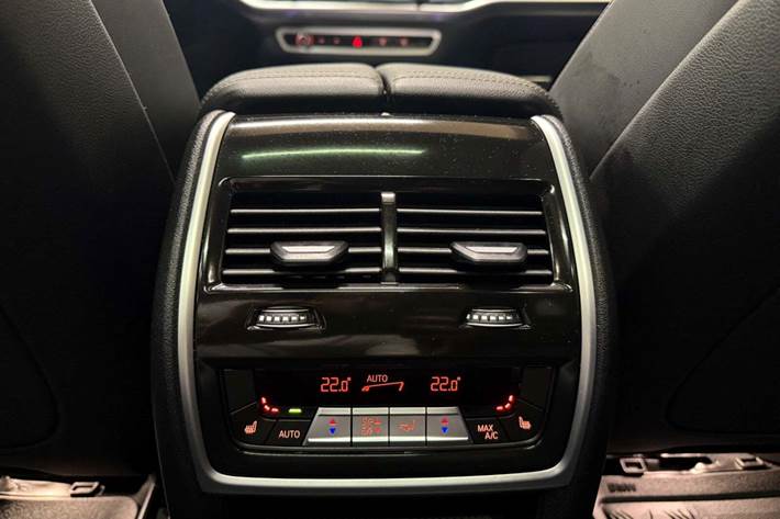 Sort BMW X5 fra 2025