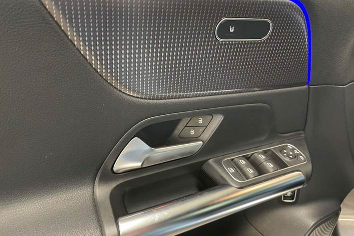 Grå Mercedes EQA250 fra 2022