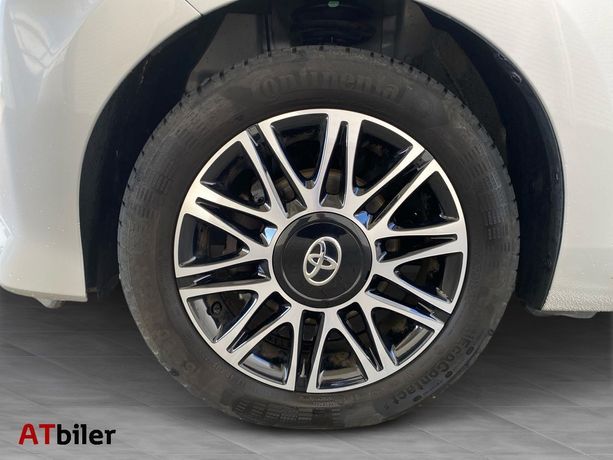 Sort Toyota Aygo fra 2018