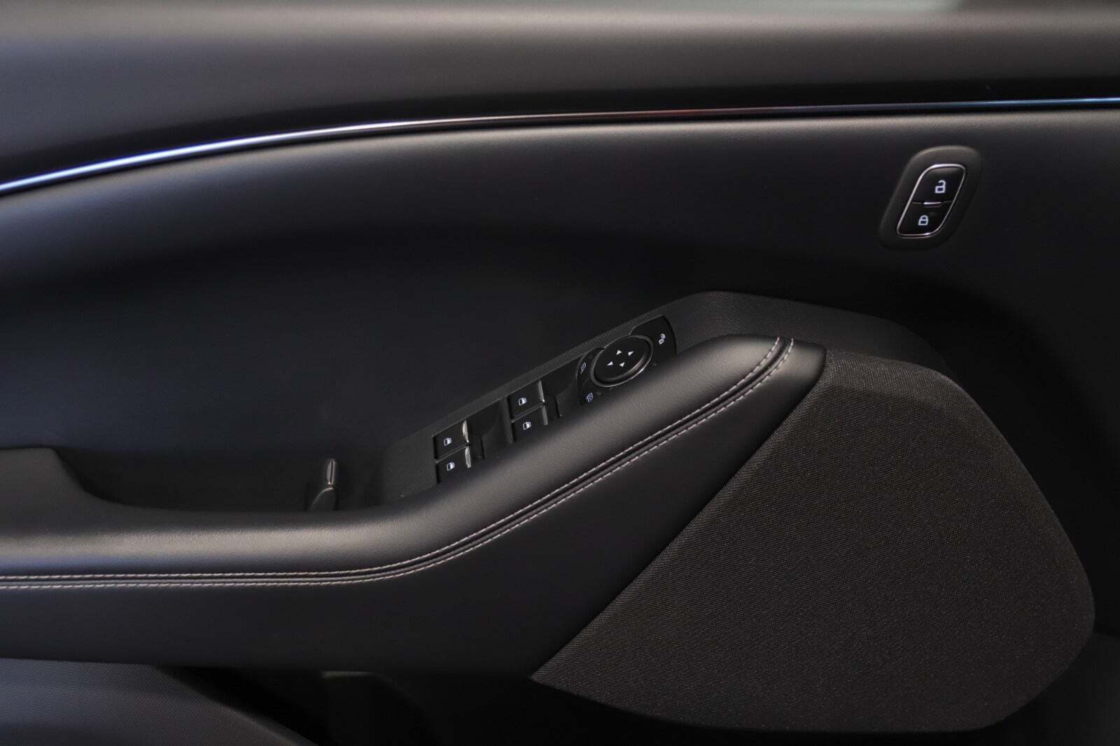 Rød Ford Mustang Mach-E fra 2022