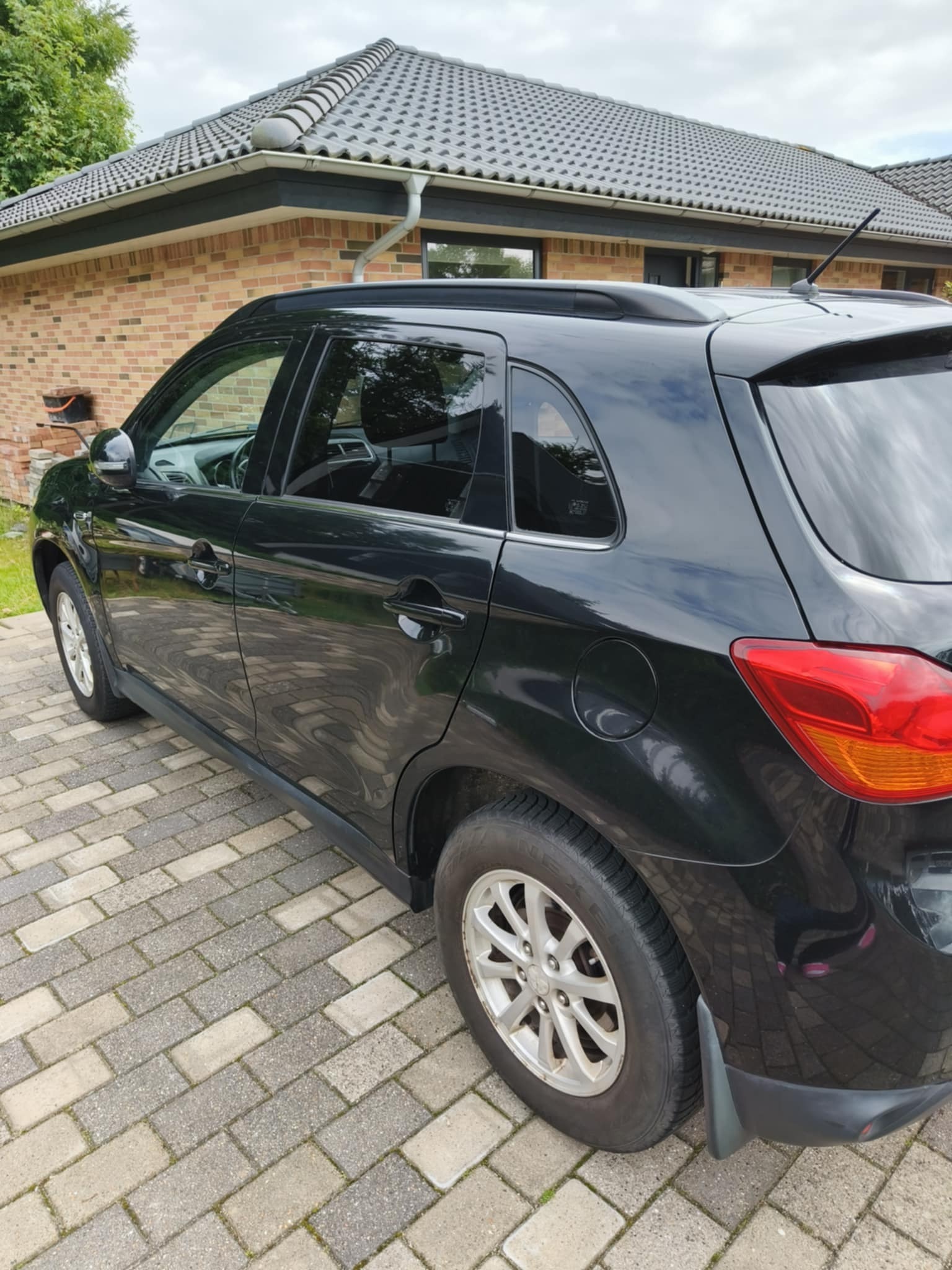 Sort Mitsubishi ASX fra 2014