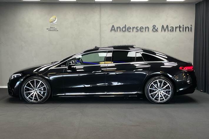 Sort Mercedes EQS 450+ fra 2021 set udefra