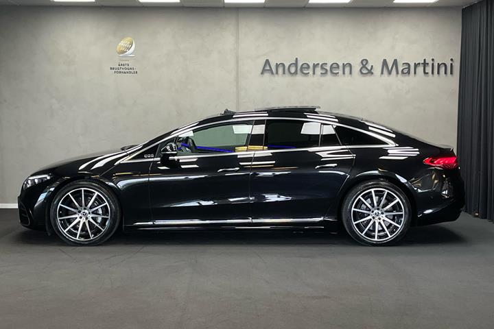 Sort Mercedes EQS 450+ fra 2021 set udefra
