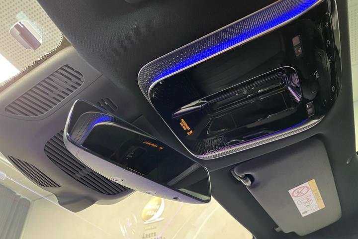 Sort Mercedes EQS 450+ fra 2021