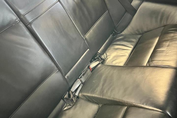 Grå BMW 320Ci fra 2002