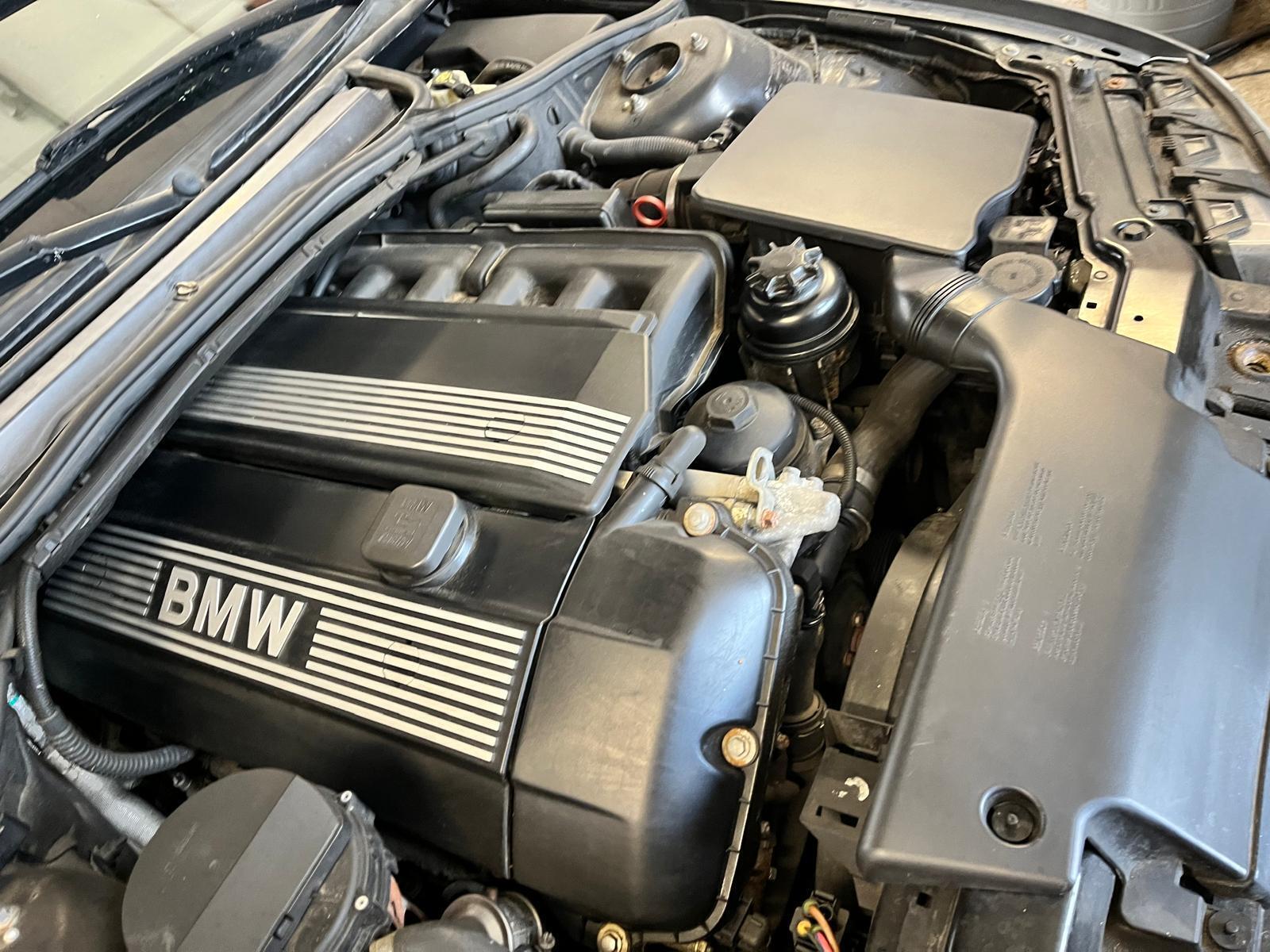Grå BMW 320Ci fra 2002