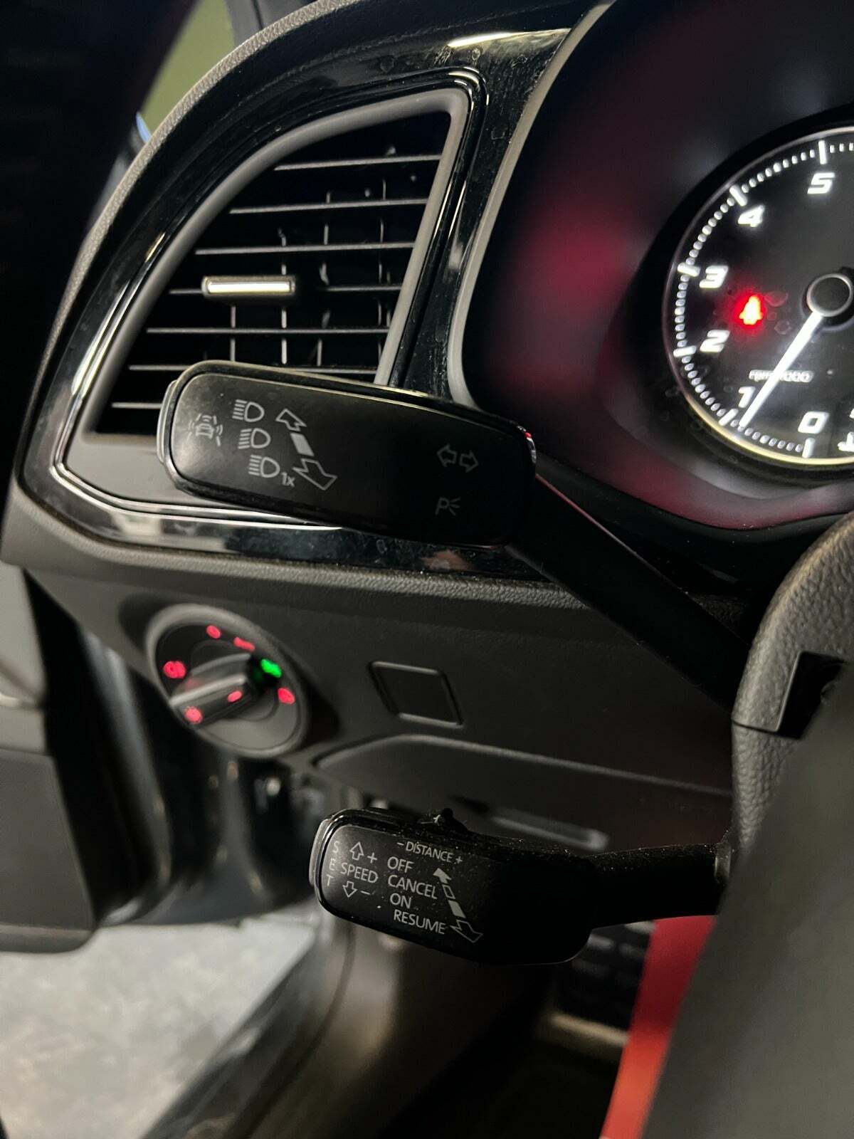 Grå Seat Leon fra 2014