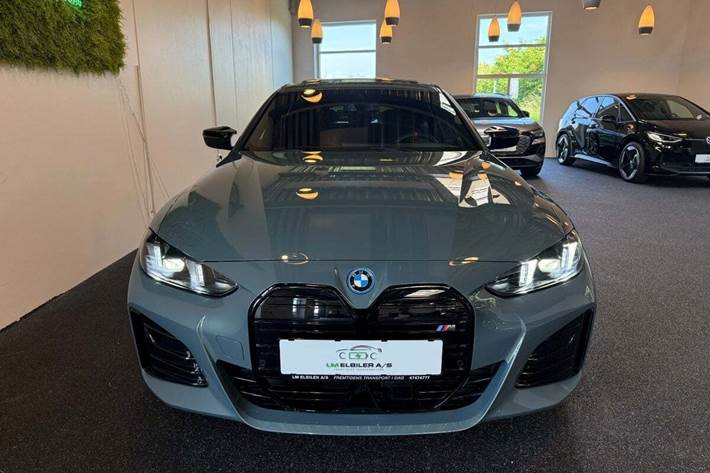 Grøn BMW i4 fra 2025
