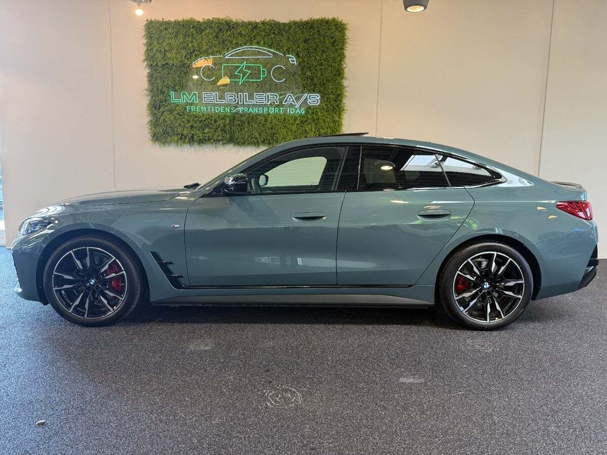 Grøn BMW i4 fra 2025