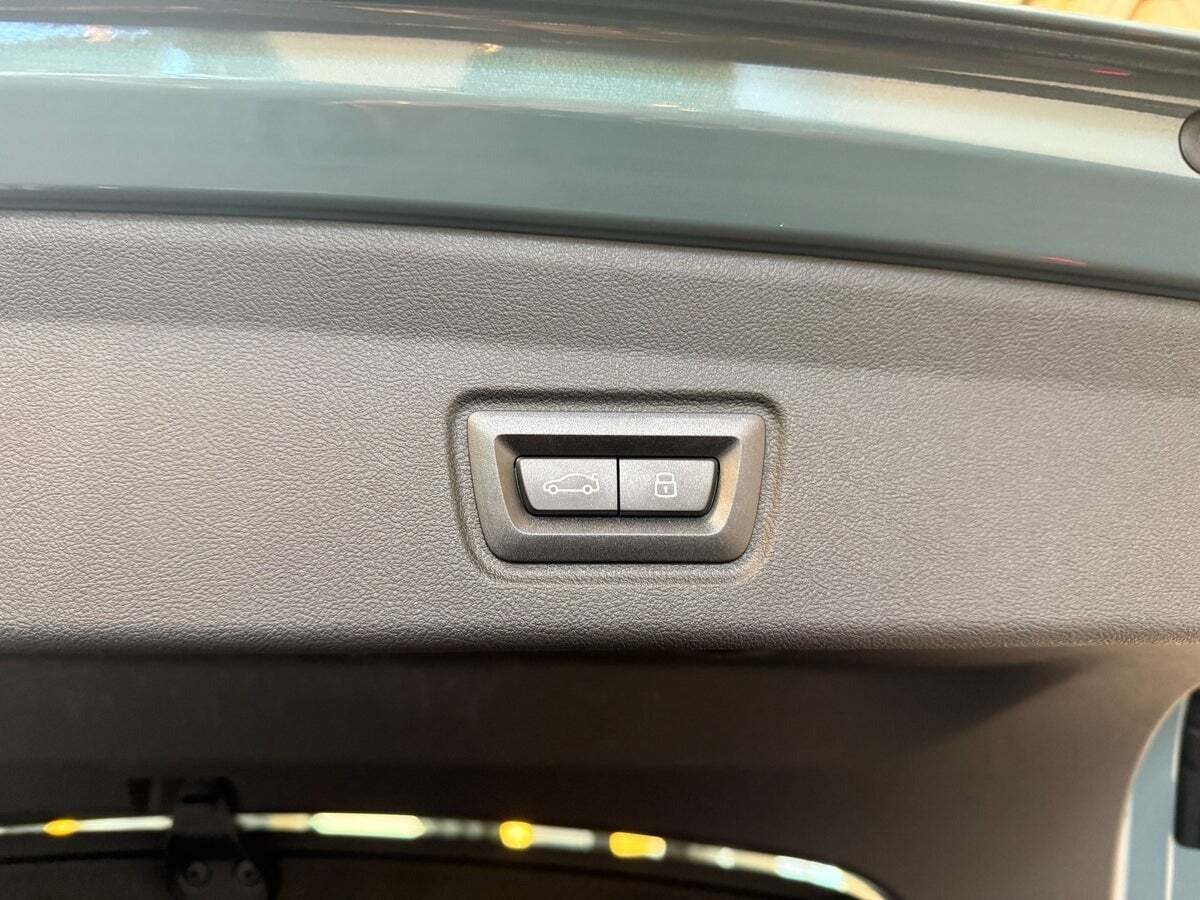 Grøn BMW i4 fra 2025