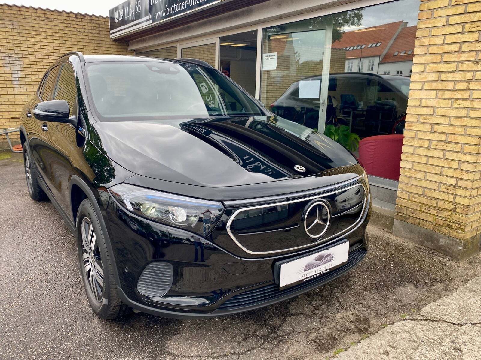 Sort Mercedes EQA250 fra 2022