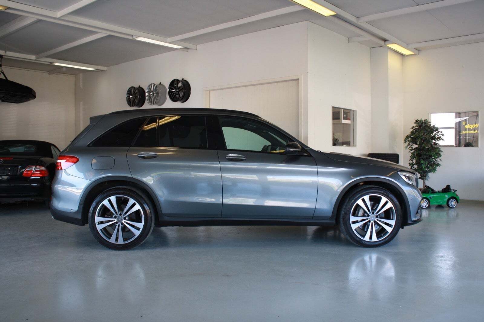 Mercedes GLC300