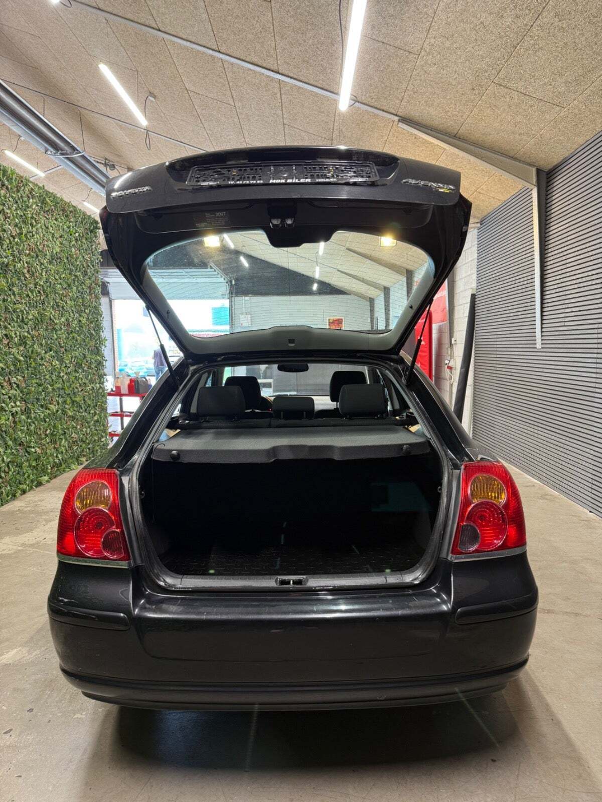 undefined Toyota Avensis fra 2006