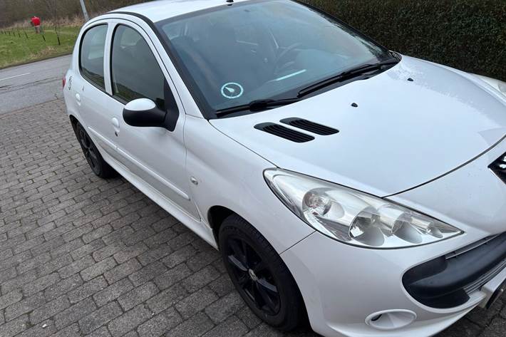 Hvid Peugeot 206+ fra 2011