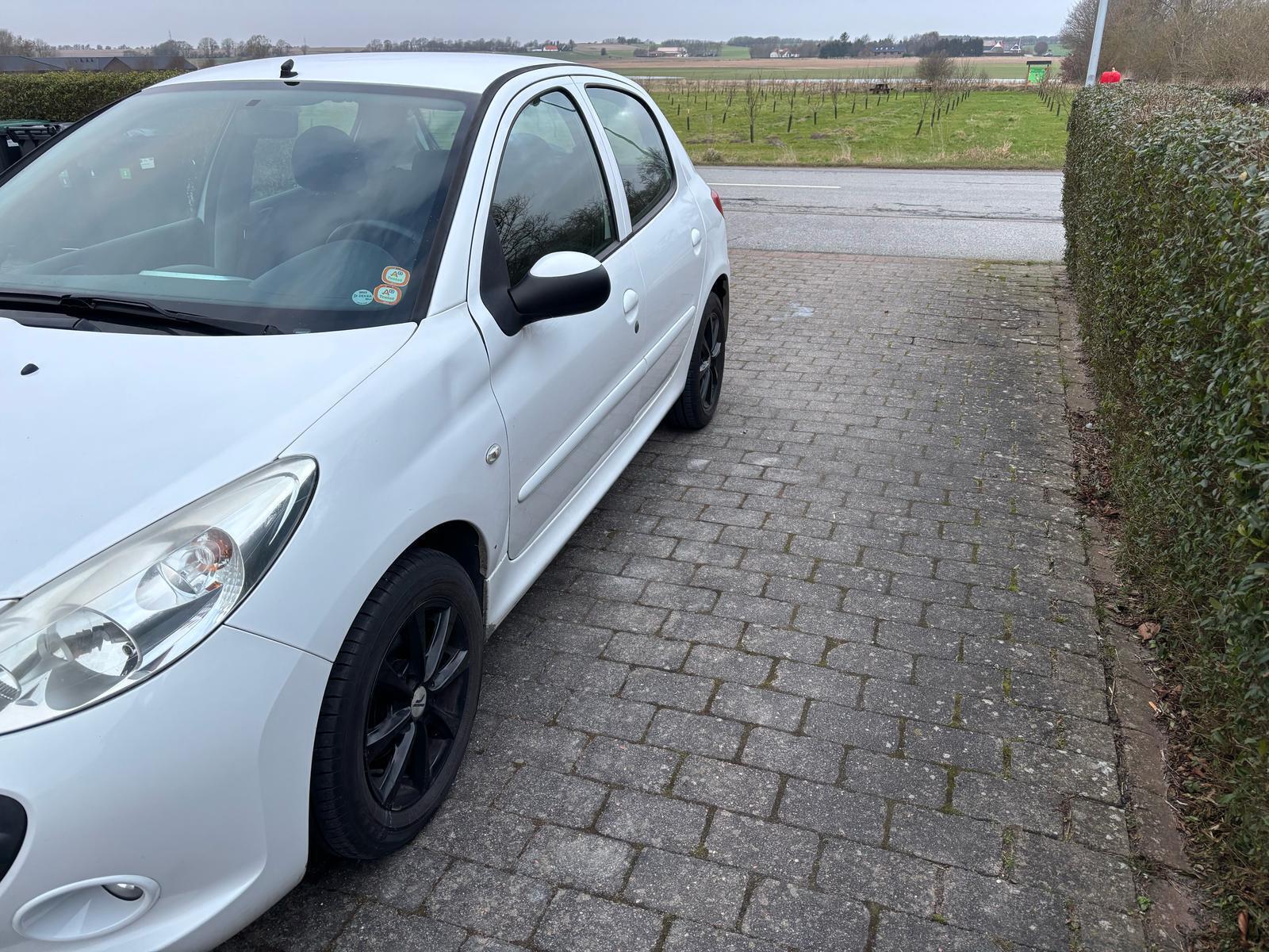 Hvid Peugeot 206+ fra 2011