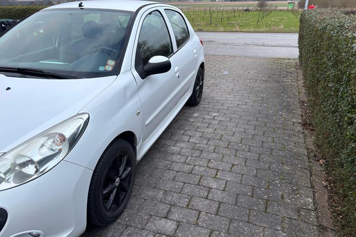 Hvid Peugeot 206+ fra 2011
