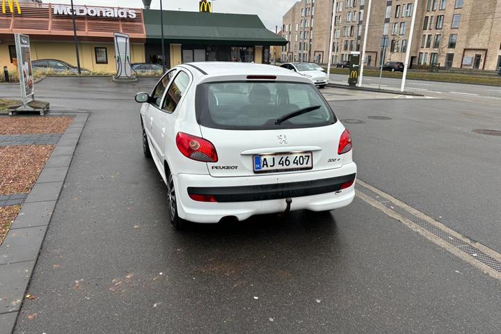 Hvid Peugeot 206+ fra 2011