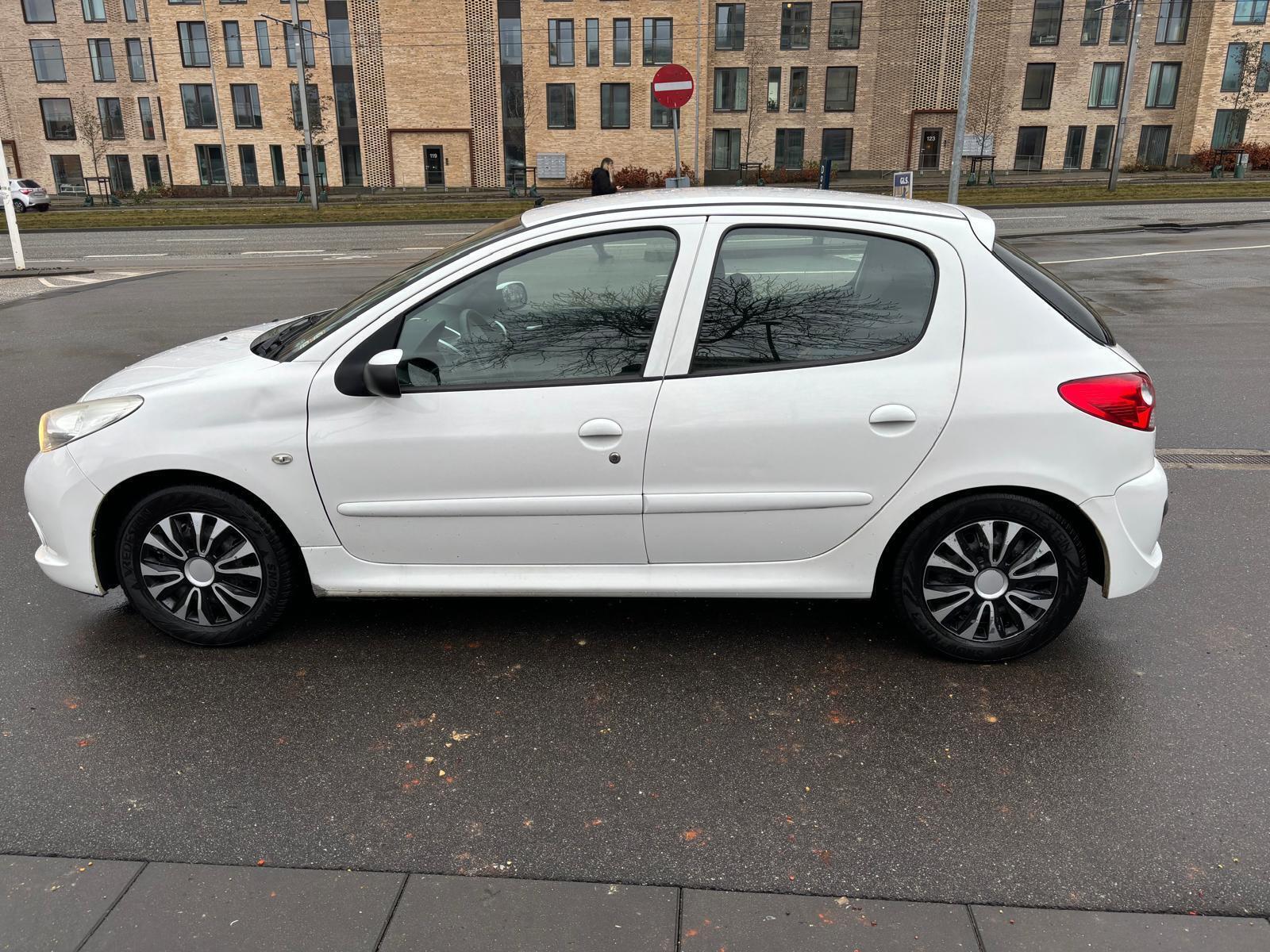 Hvid Peugeot 206+ fra 2011