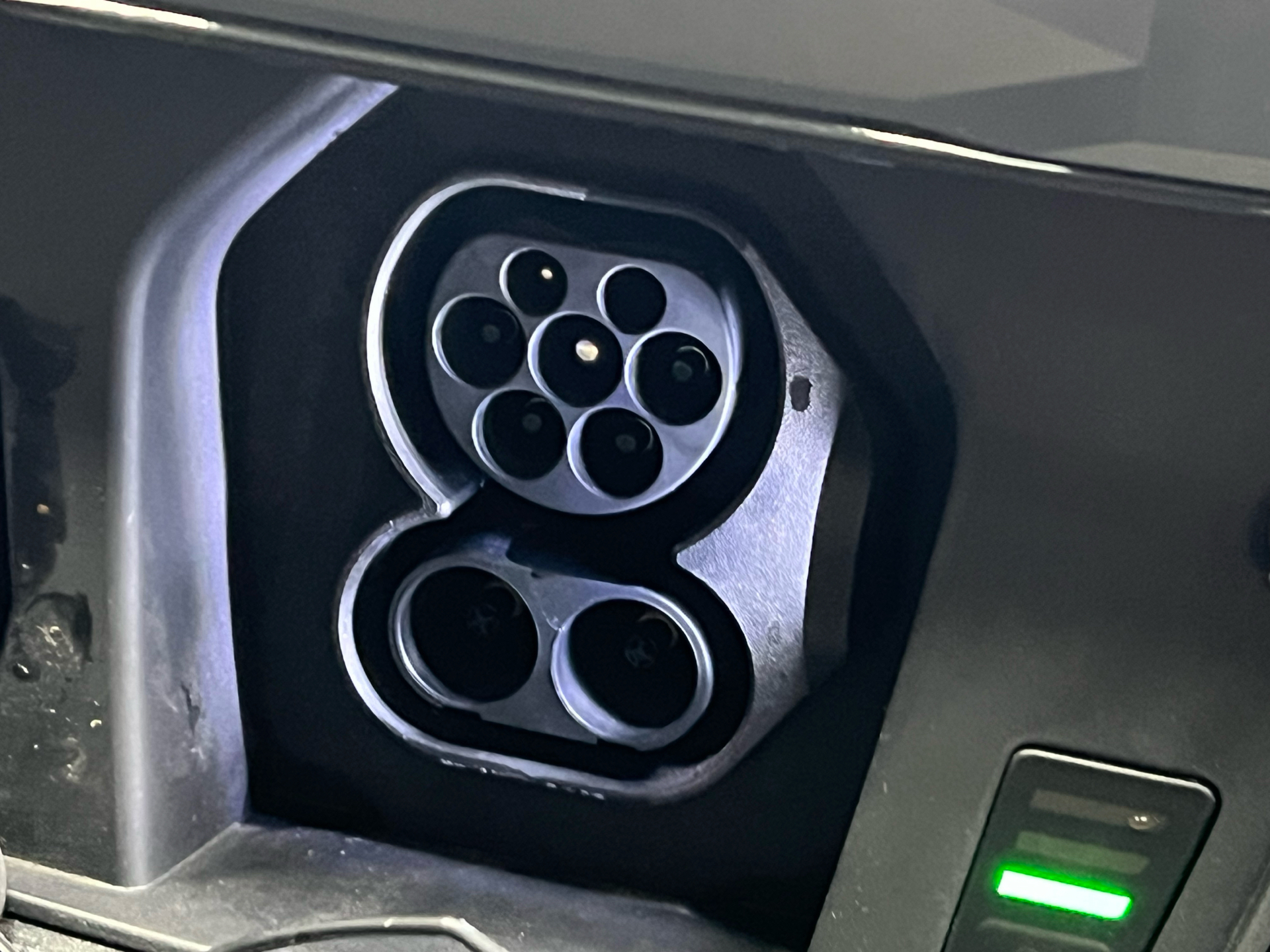 Grå Kia Niro EV fra 2025