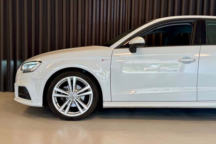 Hvid Audi A3 fra 2020