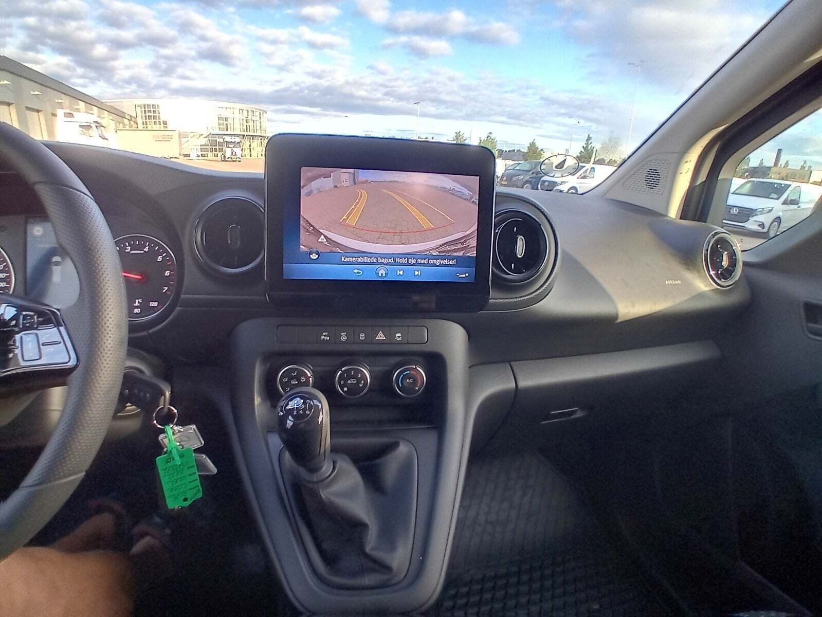 Hvid Mercedes Citan 110 fra 2024