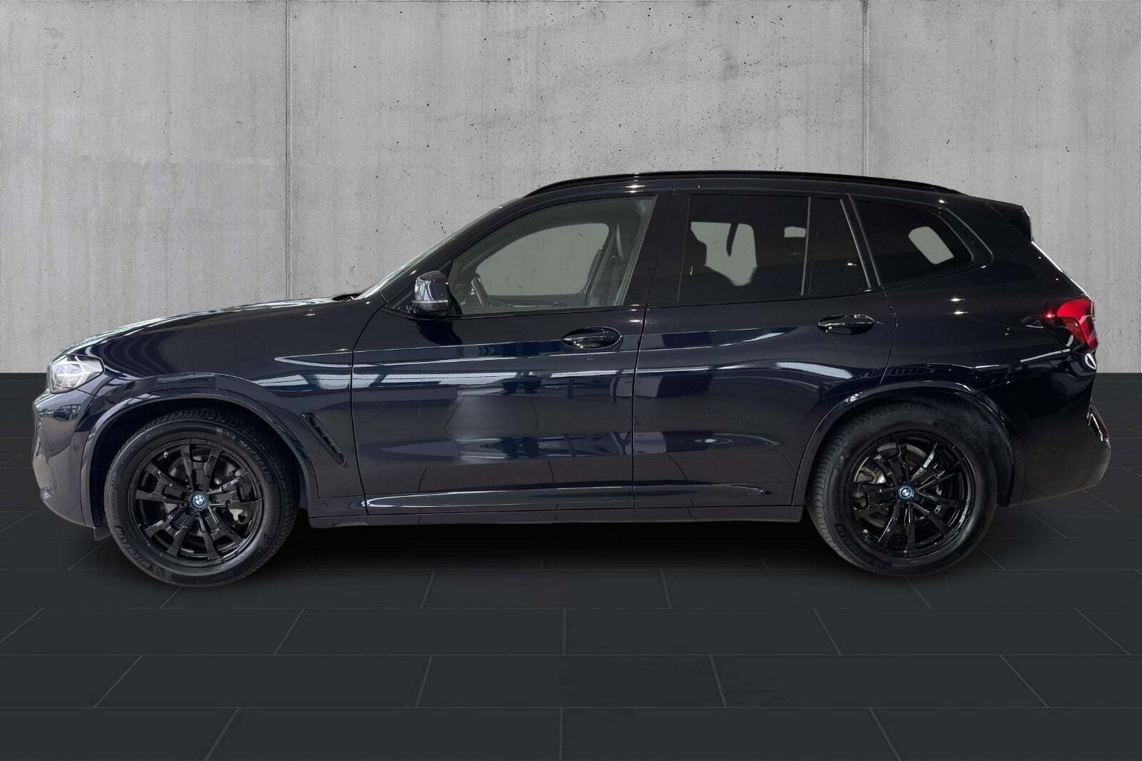 BMW iX3 Charged M-Sport